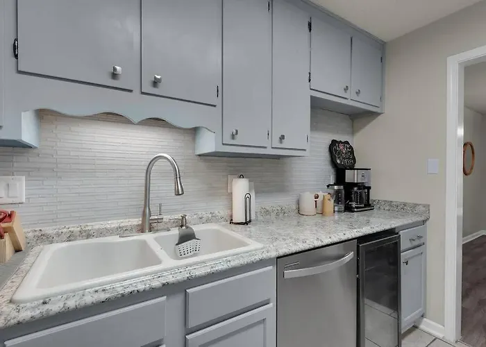 Apartment Quiet Relaxing - Close To Downtown & 4br-2bt
