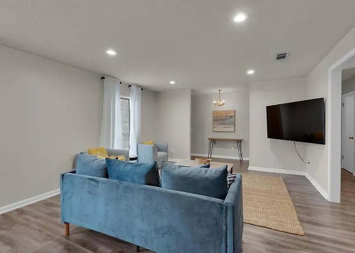 Apartment Quiet Relaxing - Close To Downtown & 4br-2bt