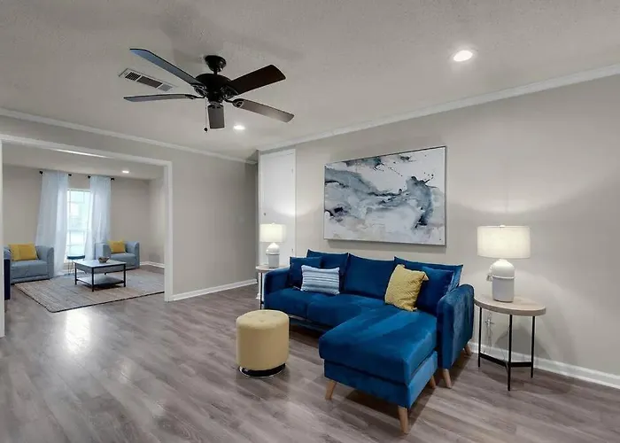 Quiet Relaxing - Close To Downtown & 4br-2bt