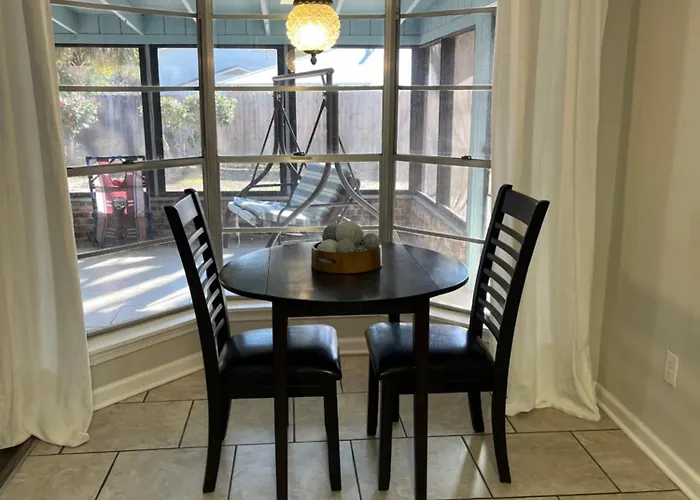 Apartment Quiet Relaxing - Close To Downtown & 4br-2bt