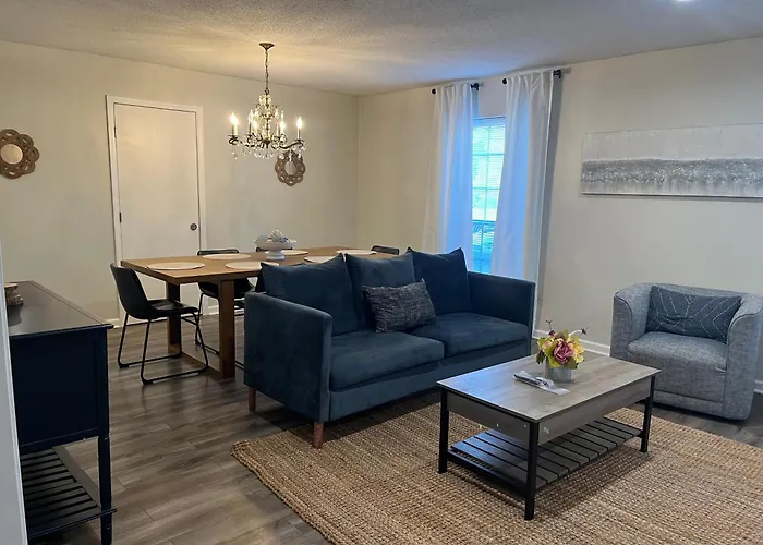 Quiet Relaxing - Close To Downtown & 4br-2bt Apartment *